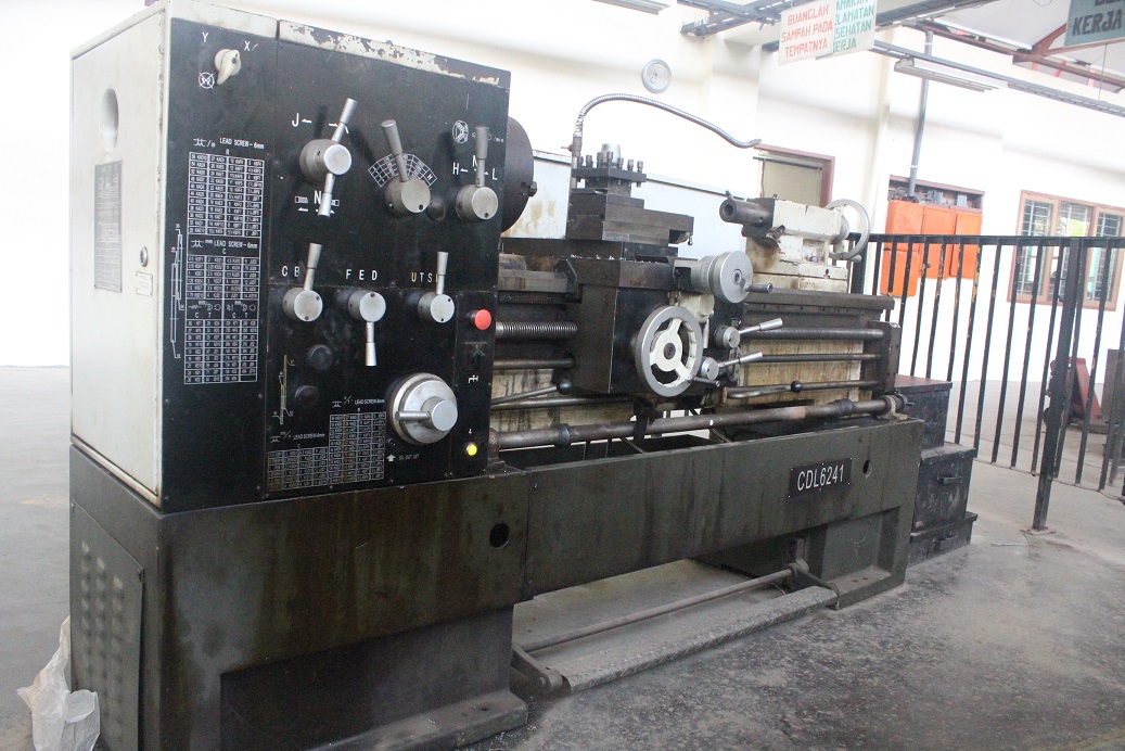 Bengkel Otomotif